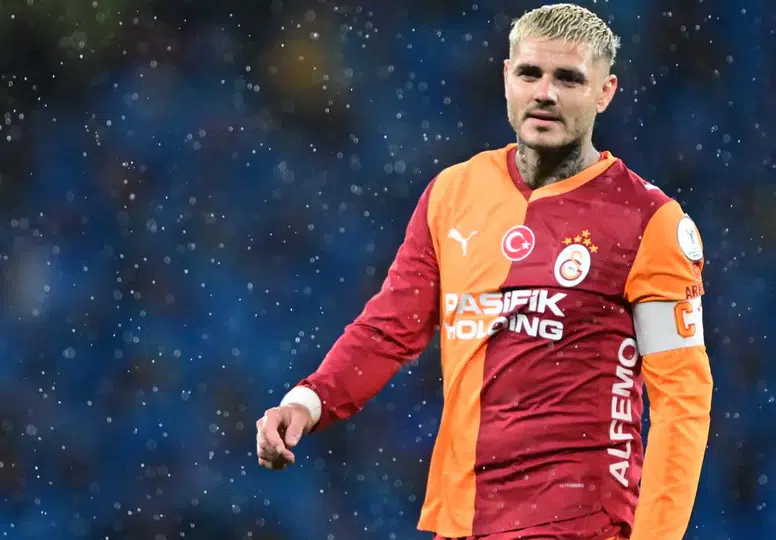 Sarı-kırmızılılarda bir devir kapandı: İstanbul masalı kupalarla sona erdi