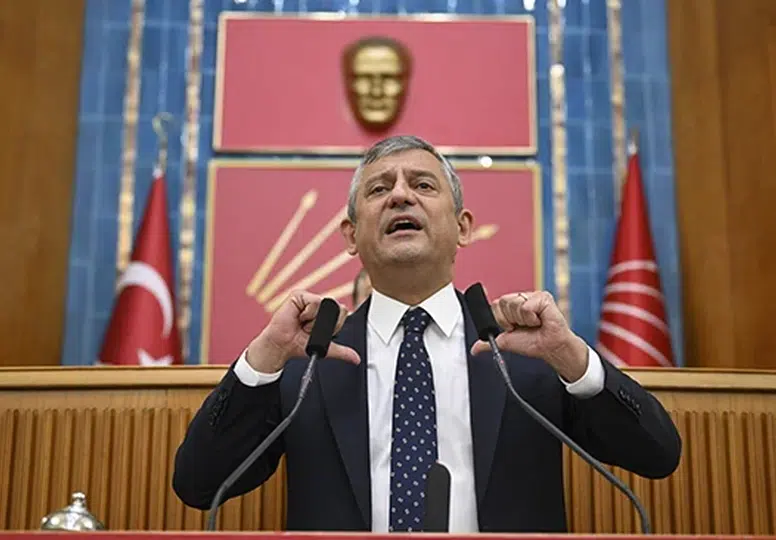 Siyaset gündemini sarsan ayrılık: Özgür Özel CHP’den istifa etti, yeni yol haritasını çizdi