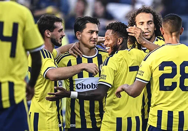 Fenerbahçe'de deprem: Menajeri İstanbul'a geliyor, sözleşme feshi masada
