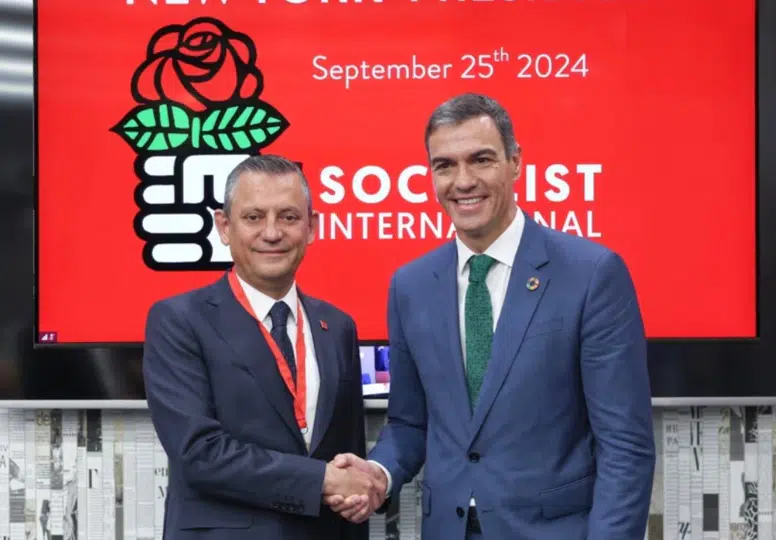 Avrupa'dan Özgür Özel ve Yeni Parti'ye tam destek mesajı