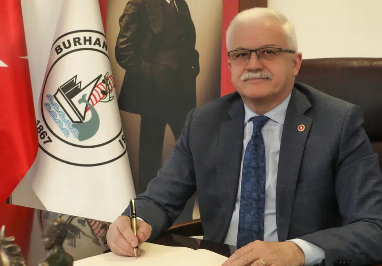 Belediye Başkanı CHP'den istifa edip rotayı Özgür Özel'e çevirdi