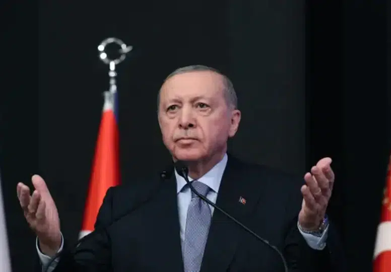 CHP'de deprem etkisi: Üç belediye başkanı rotayı AK Parti'ye kırdı