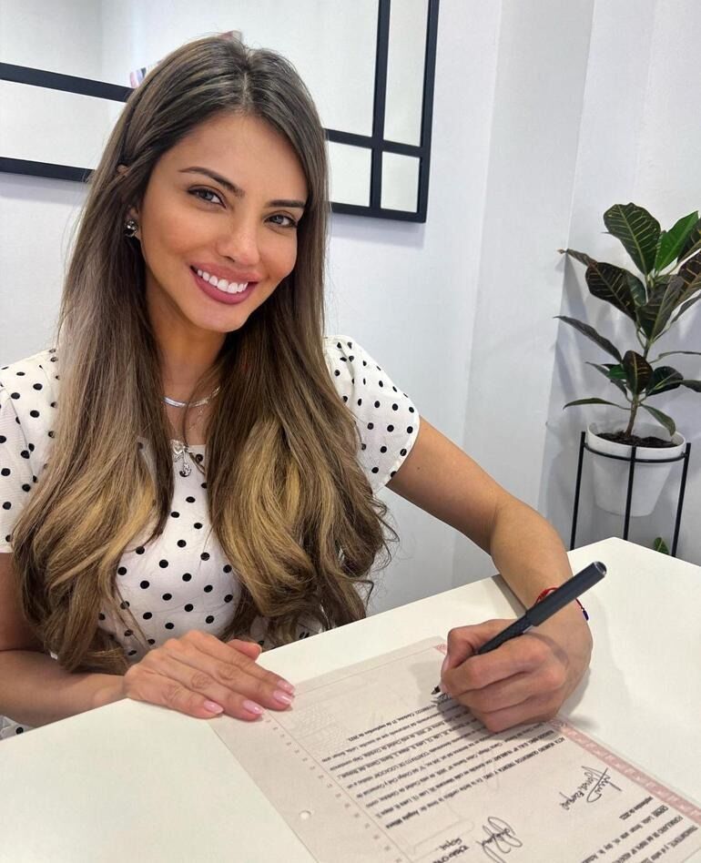 Angela Burgos Kaç Yaşında 6