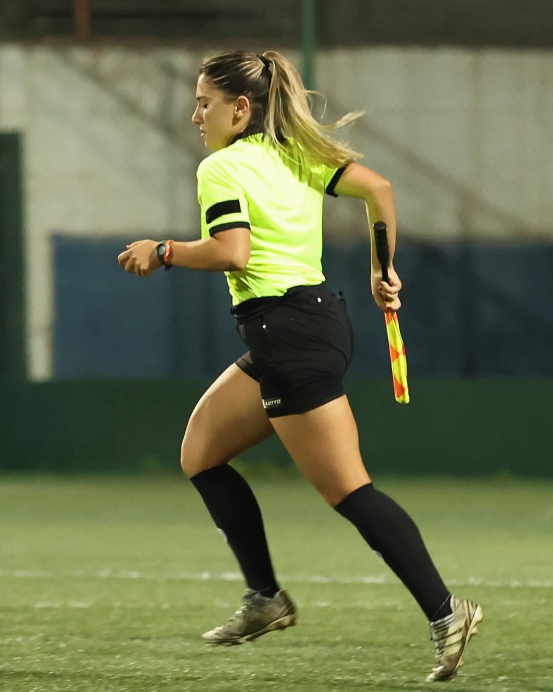 Elif Karaarslan Kimdir