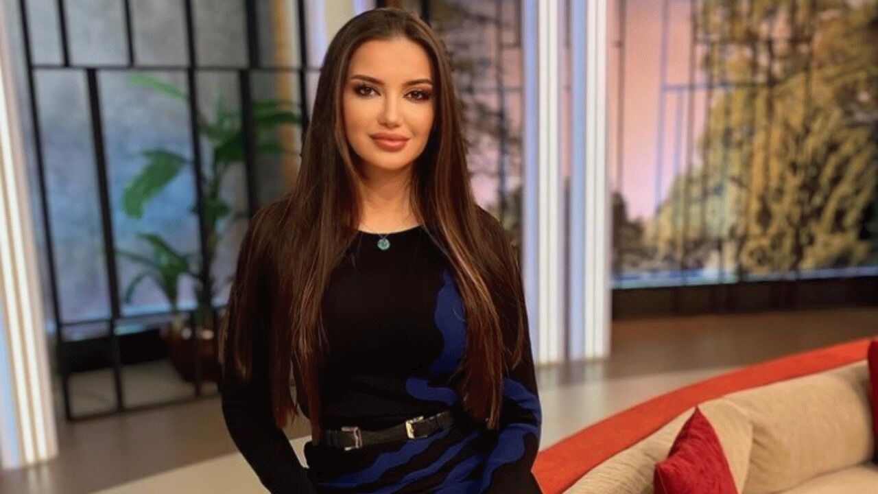 Esra Ezmeci Kimdir 4