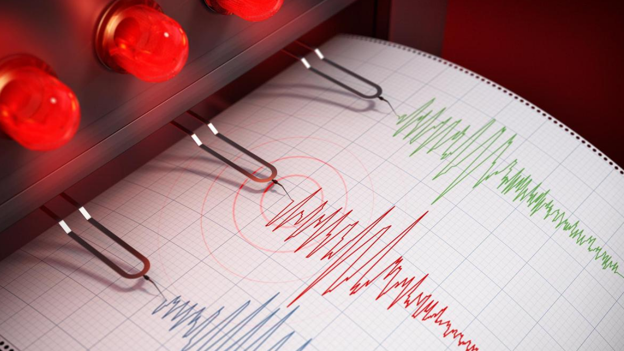 Antalya Bayram Günü Sallandı 3,9 Büyüklüğünde Deprem Meydana Geldi