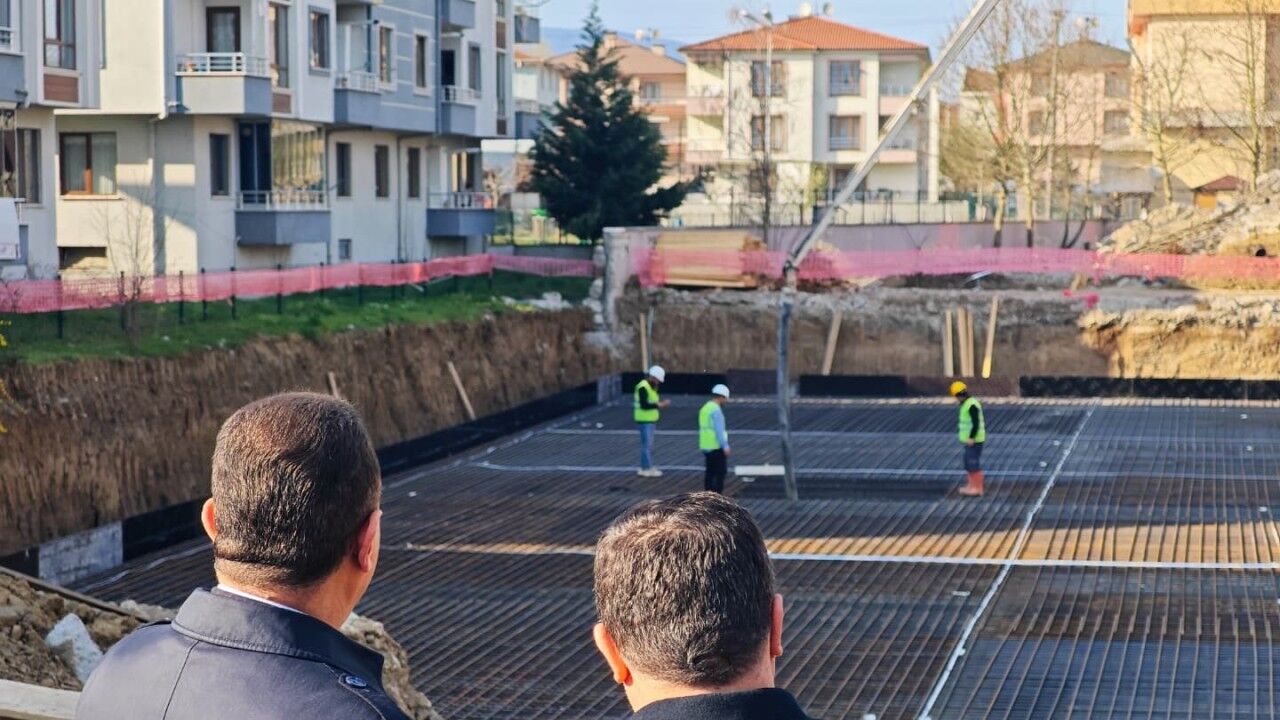 Depremde Yıkılan Okulun Yerine Yenisi Yapılıyor