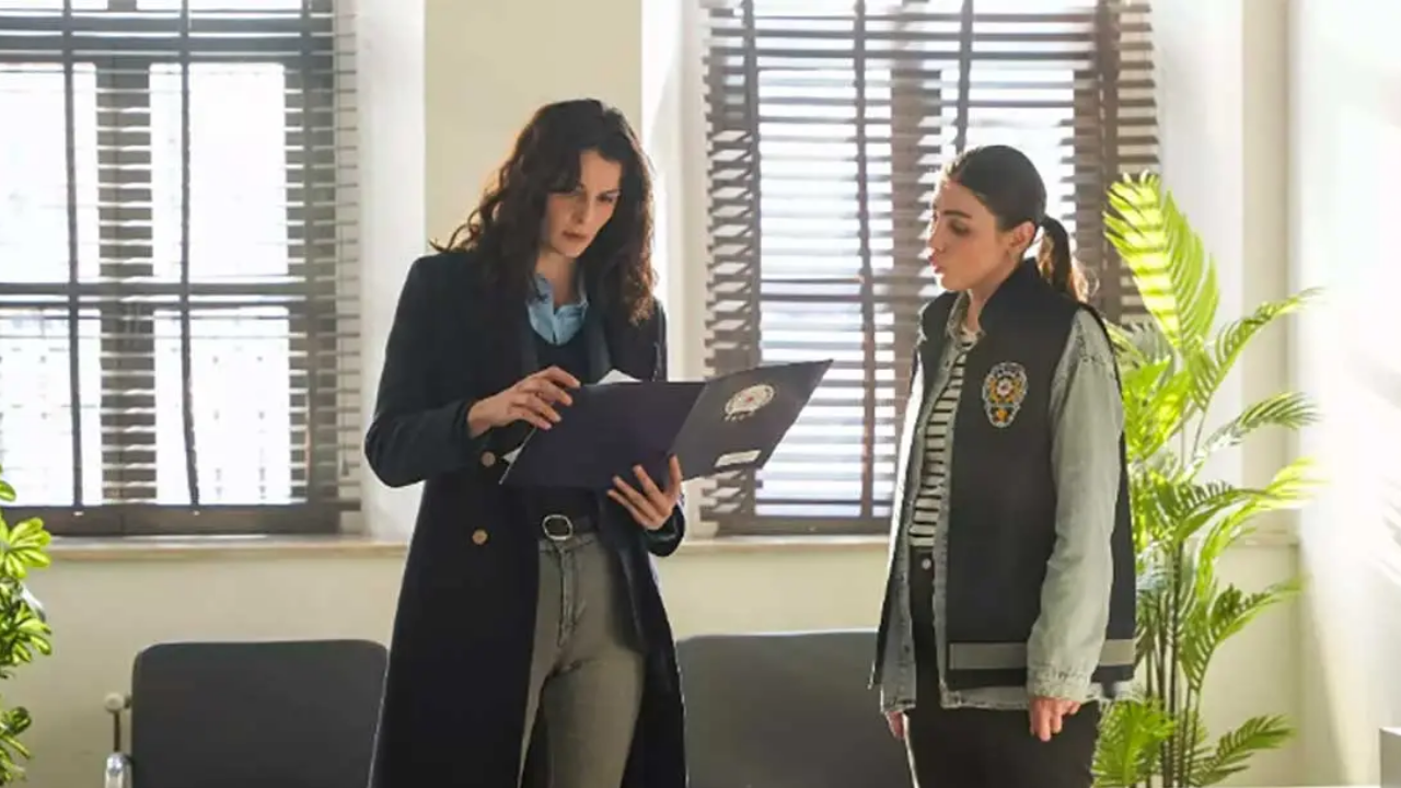 Eşref Rüya Dizisi Çiğdem Kimdir Büşra Develi Kaç Yaşında Ve Nereli (1)