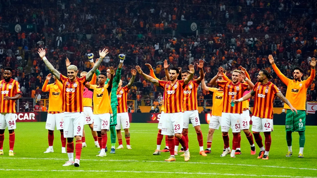 Galatasaray Taraftarı, Dolmabahçe’de