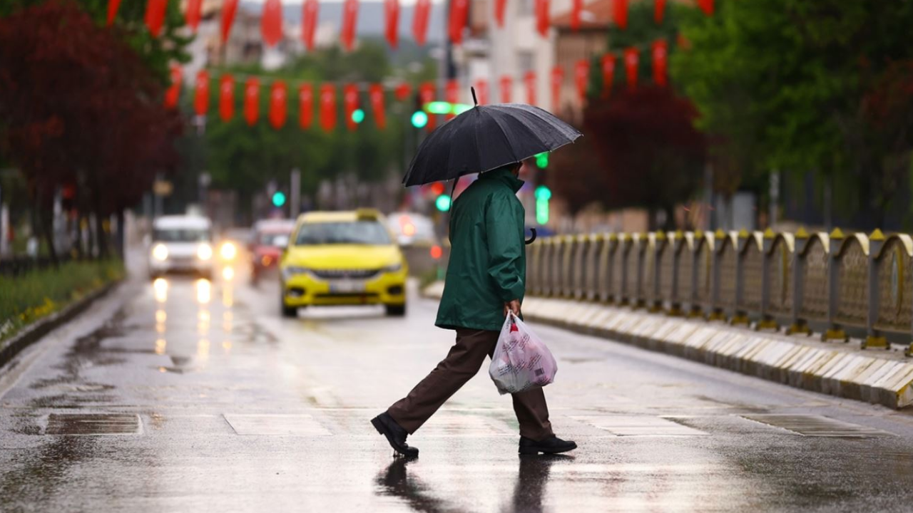 İstanbul, Ankara Ve İzmir’e Uyarı Bayramda Gök Gürültülü Sağanak Yağış Bekleniyor (1)