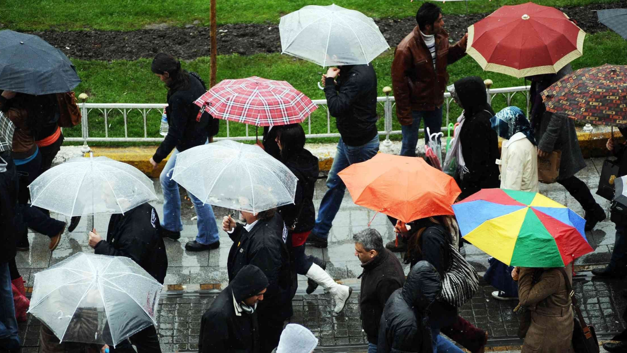 İstanbul, Ankara Ve İzmir’e Uyarı Bayramda Gök Gürültülü Sağanak Yağış Bekleniyor (2)