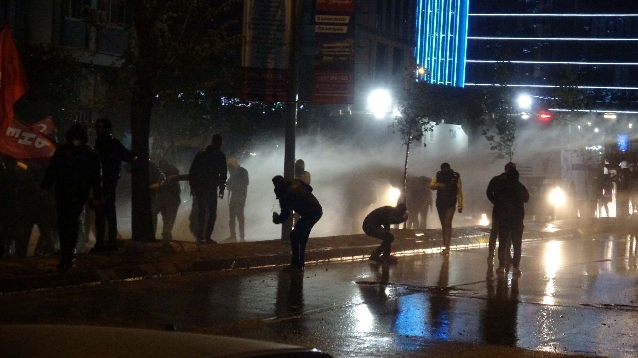 İzmir'de İmamoğlu Protestolarında 51 Kişi Tutuklandı