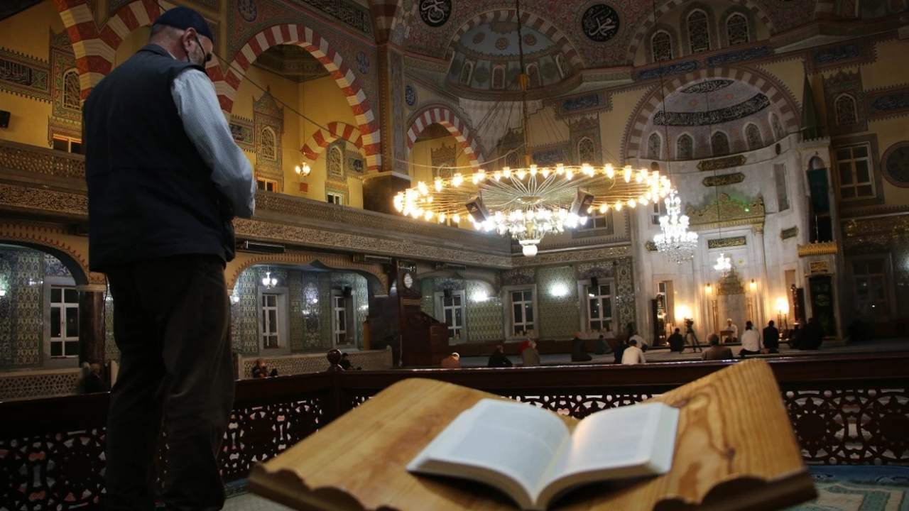 Kadir Gecesi 2025 Ne Zaman, Namazı Kaç Rekat Kadir Gecesi’nde Ne Yapılır (2)