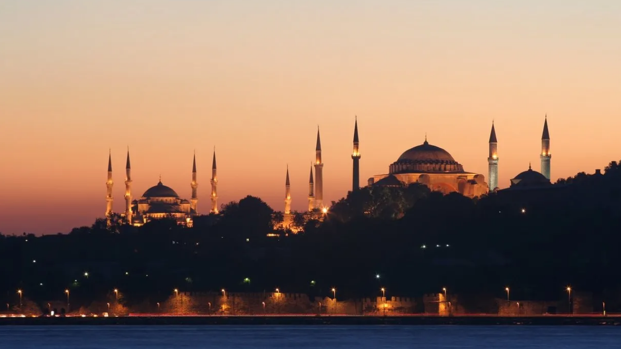 Kadir Gecesi 2025 Ne Zaman, Namazı Kaç Rekat Kadir Gecesi’nde Ne Yapılır (5)
