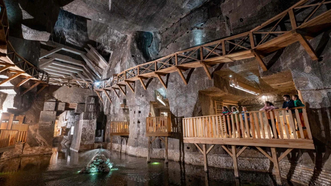 Mağaralar, kiliseler ve şelalaler: Turistlerin gözdesi 12 yeraltı harikası 12