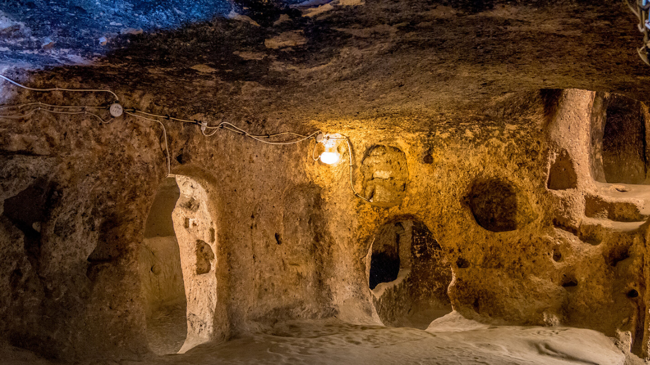 Mağaralar, kiliseler ve şelalaler: Turistlerin gözdesi 12 yeraltı harikası 3