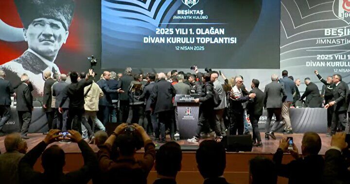 Beşiktaş Divan Kurulu’nda Kavga Hasan Arata Yumruk Atıldı (3)