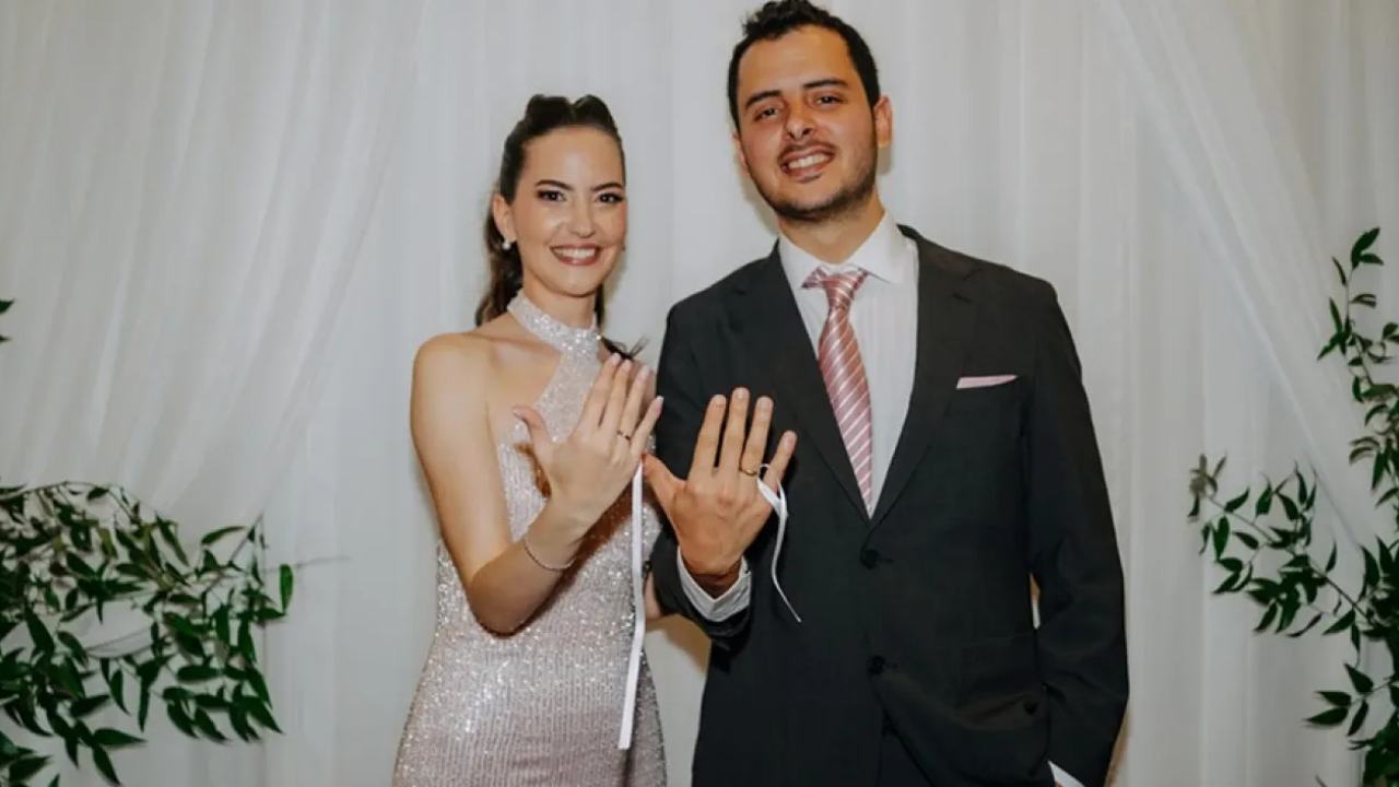 Ezgi Şenler’den Sürpriz Nişan Çocukluk Aşkına ‘’Evet’’ Dedi (3)