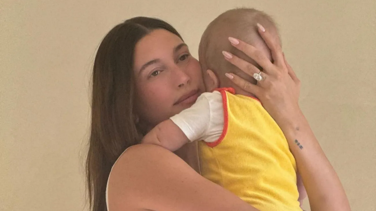 Hailey Bieber, Oğlu Jack Blues Ile Pozunu Paylaştı Yüzünü Yine Gizledi