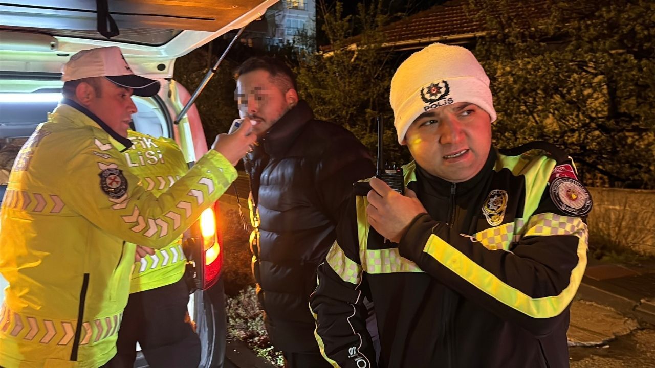 Kapıyı Açıp Dans Etti, Yere Düştü 22 Bin Lira Ceza Yedi (1)