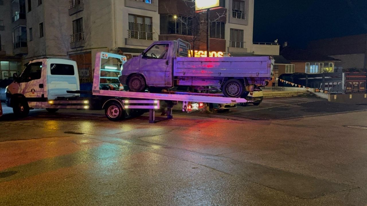 Kapıyı Açıp Dans Etti, Yere Düştü 22 Bin Lira Ceza Yedi (2)