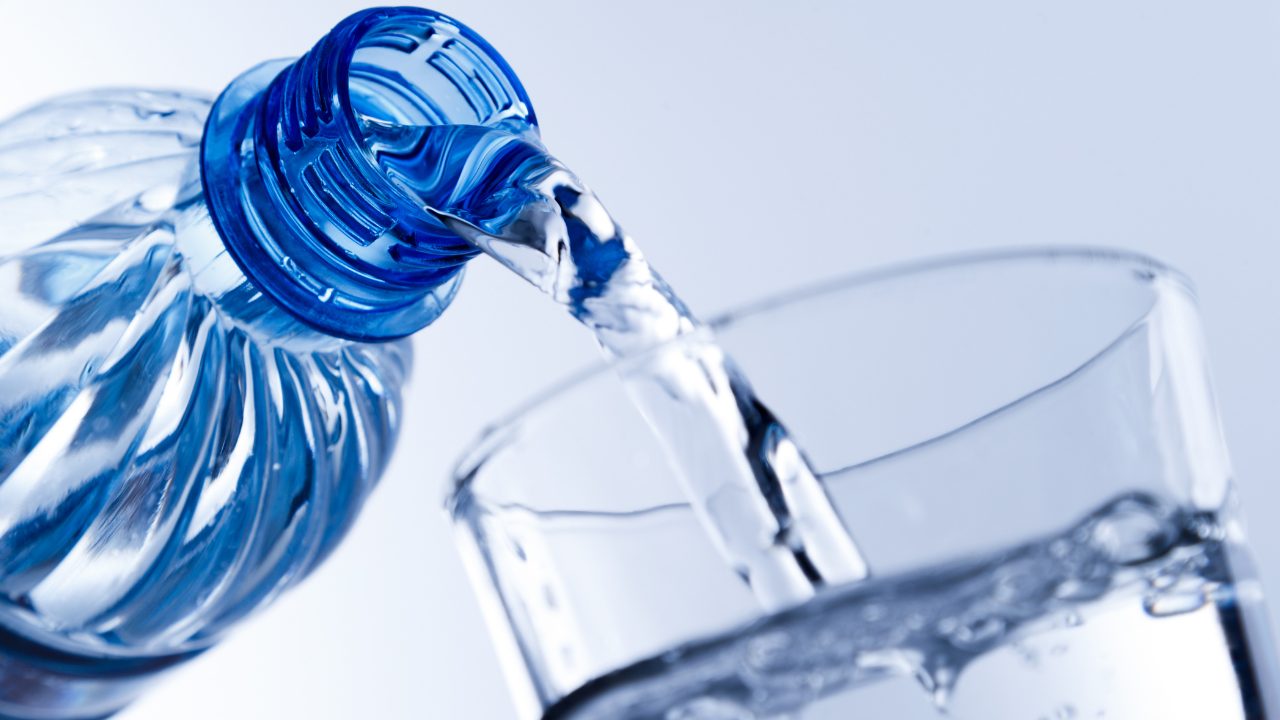 Kaynar Su, Mikroplastikleri Yüzde 90’A Kadar Azaltıyor (1)