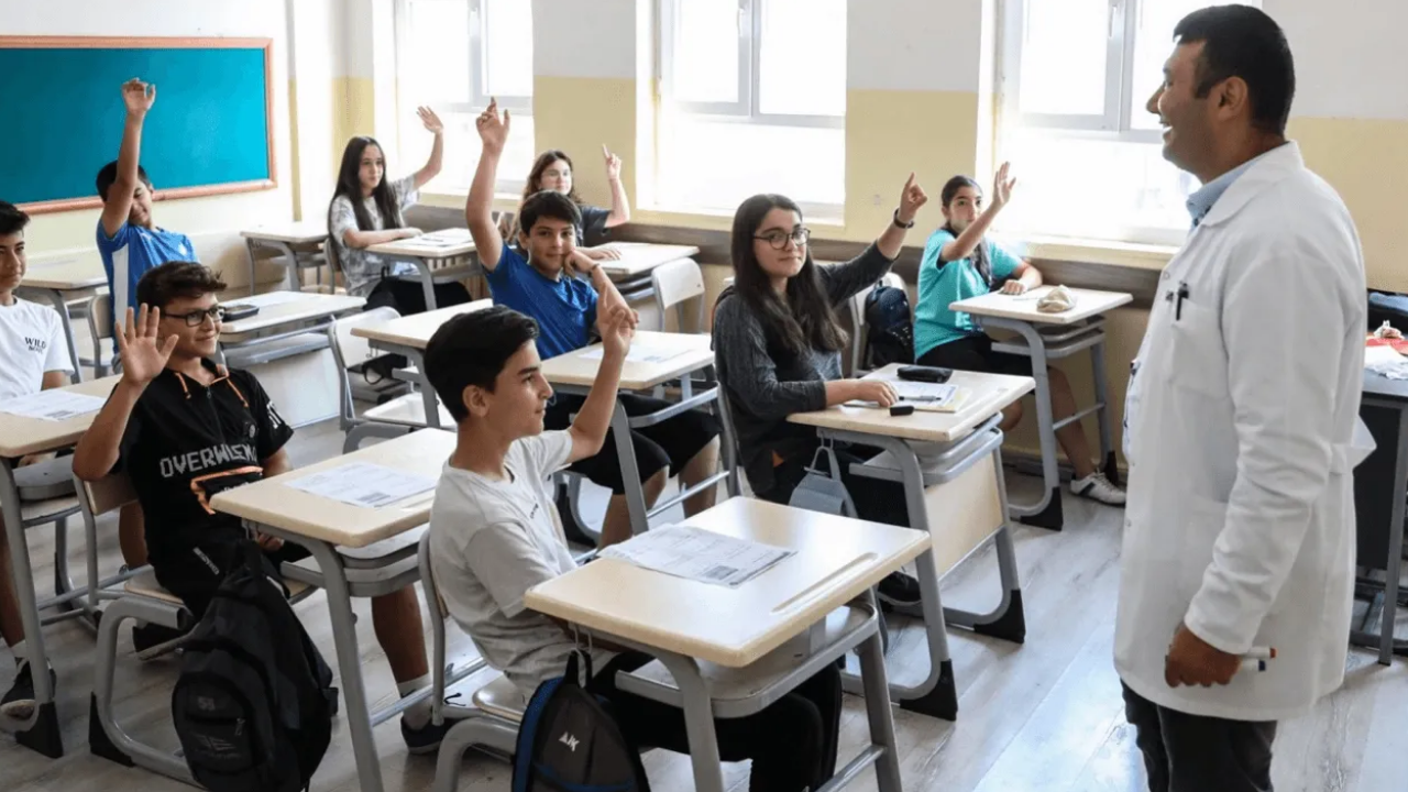 Meb Atama Takvimini Paylaştı 15 Bin Öğretmen Sınıflarına Kavuşuyor