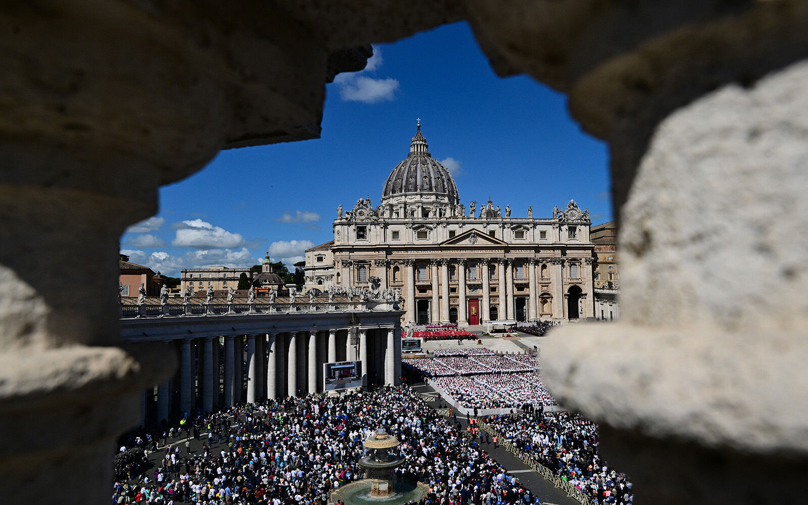 Papa Francis’in Cenazesinden Tarihe Geçen Fotoğraflar! 2