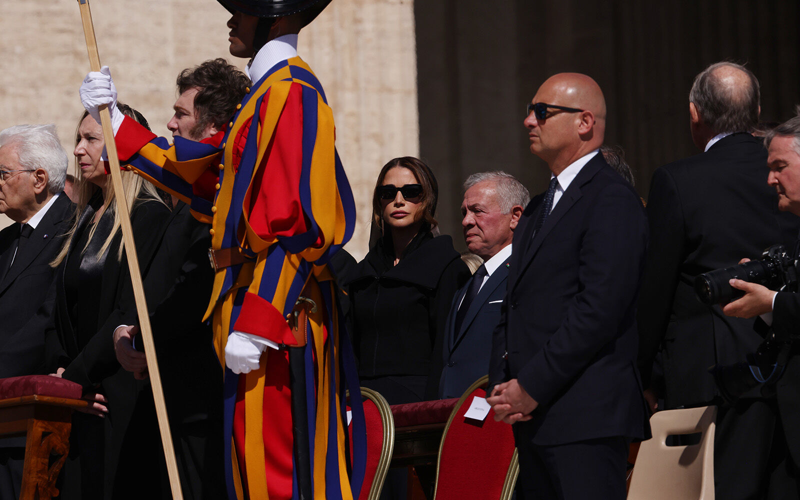 Papa Francis’in Cenazesinden Tarihe Geçen Fotoğraflar! 5