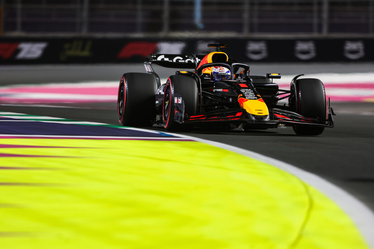 Verstappen Efsanesi Geri Mi Döndü Verstappen Pole'de, Norris Kaza Yaptı 1