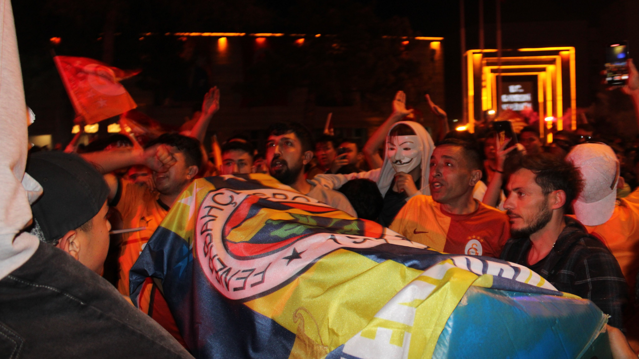 Galatasaray'ın Şampiyonluk Kutlamalarında Dikkat Çeken Anlar 6