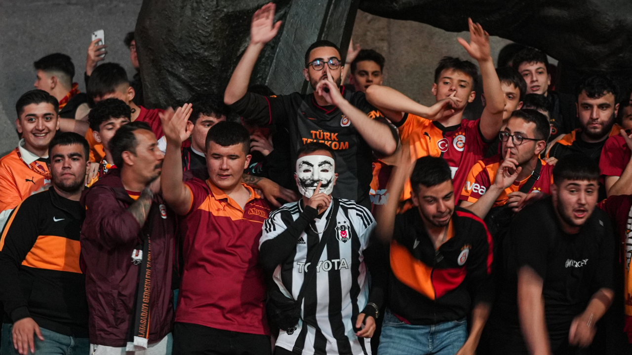 Galatasaray'ın Şampiyonluk Kutlamalarında Dikkat Çeken Anlar 5