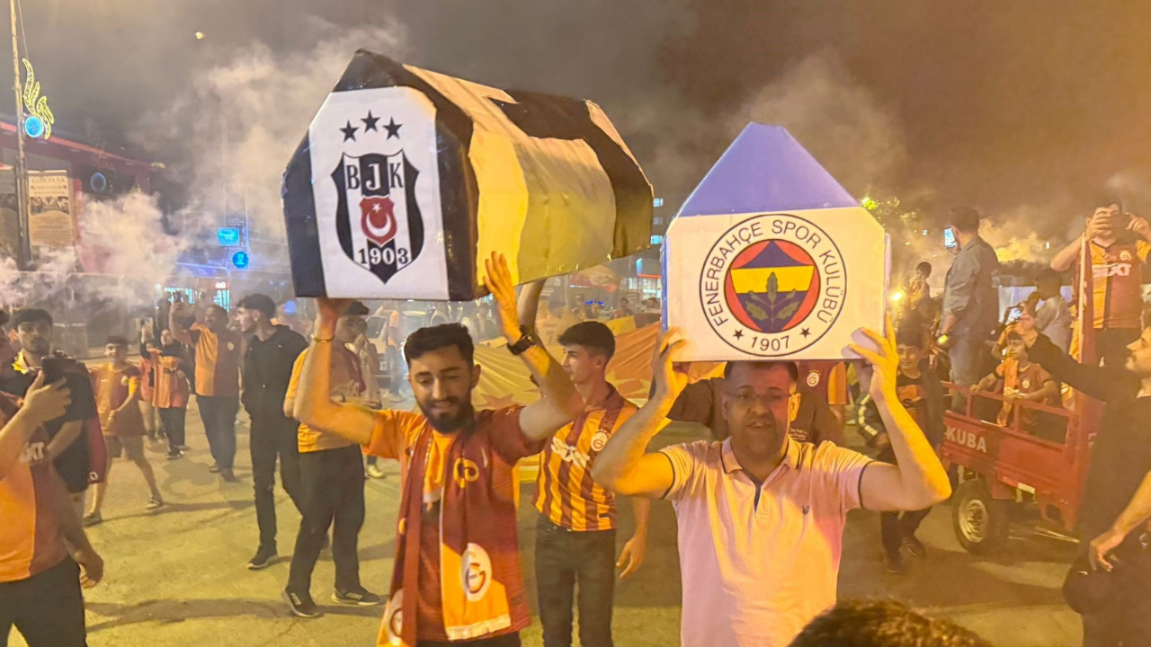 Galatasaray'ın Şampiyonluk Kutlamalarında Dikkat Çeken Anlar 9