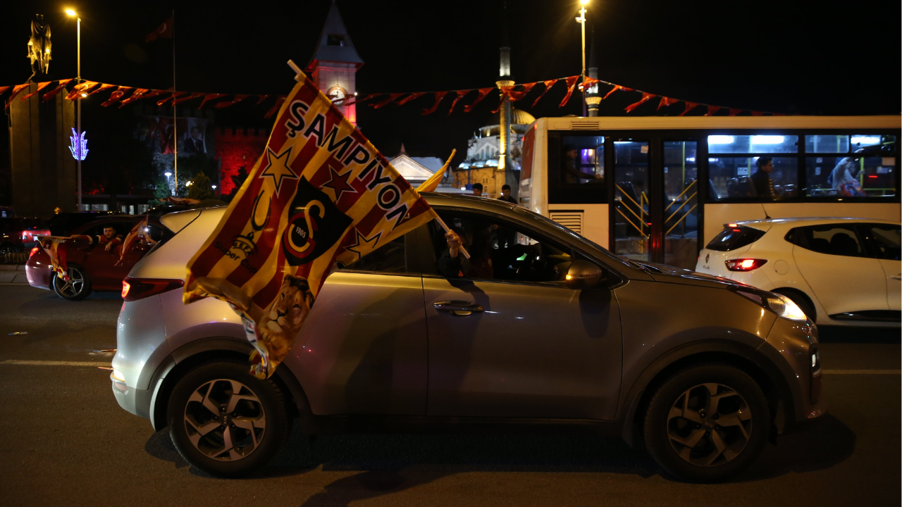 Galatasaray'ın Şampiyonluk Kutlamalarında Dikkat Çeken Anlar 12