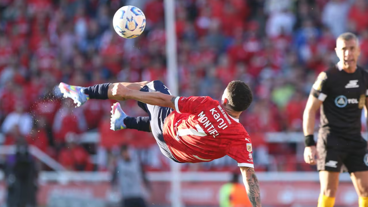 Puskas’a Göz Kırptı Santiago Montiel’in Akıl Almaz Golü Galibiyeti Getirdi