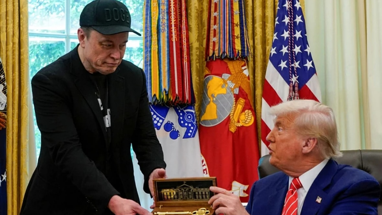 Trump, Elon Musk’a Veda Etti Musk’ın Morarmış Gözü Olay Oldu! (2)