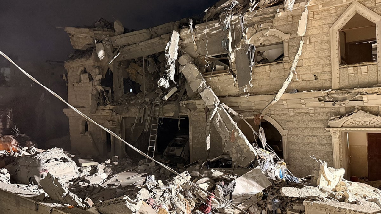 İran’dan İsrail’e Hipersonik Füze Saldırısı: Yıkım An Be An Görüntülendi 2