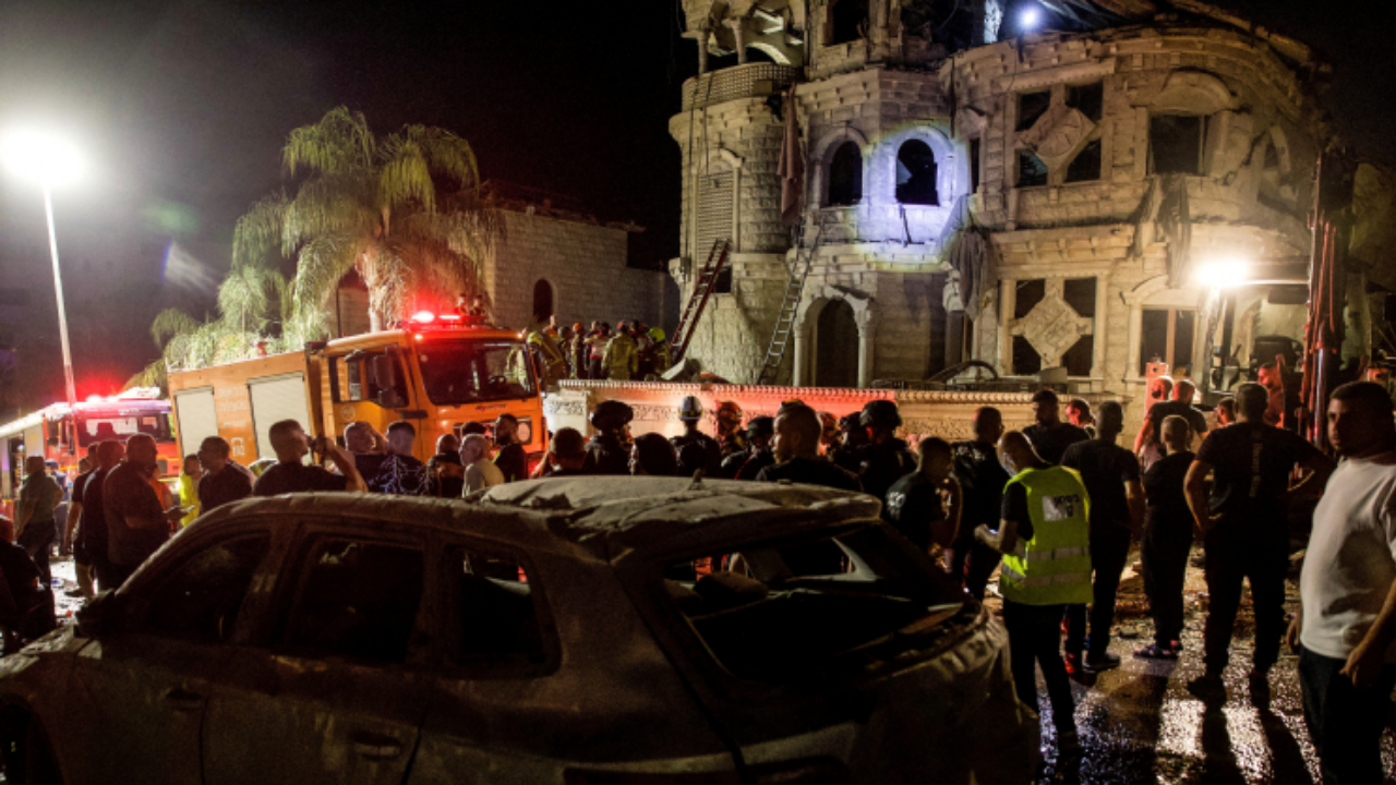 İran’dan İsrail’e Hipersonik Füze Saldırısı: Yıkım An Be An Görüntülendi 3