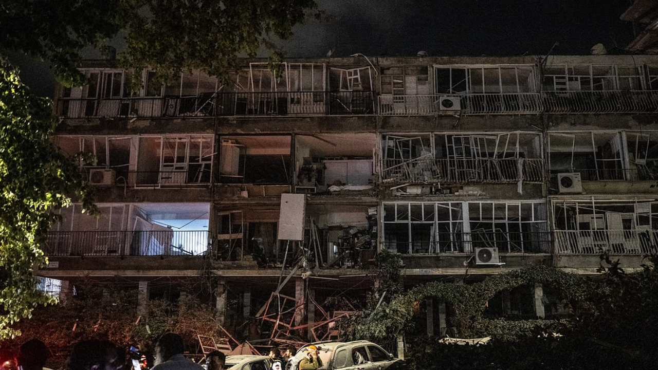 İran’dan İsrail’e Hipersonik Füze Saldırısı: Yıkım An Be An Görüntülendi 5