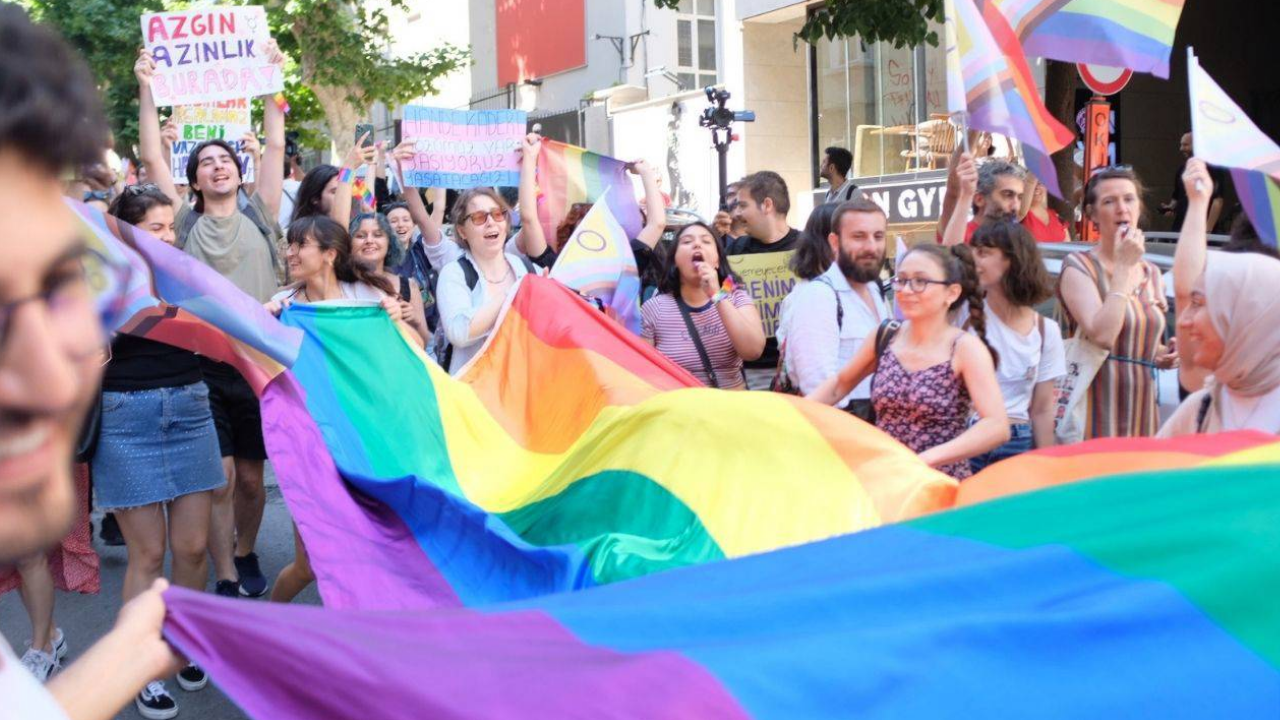 Onur Yürüyüşü Nedir