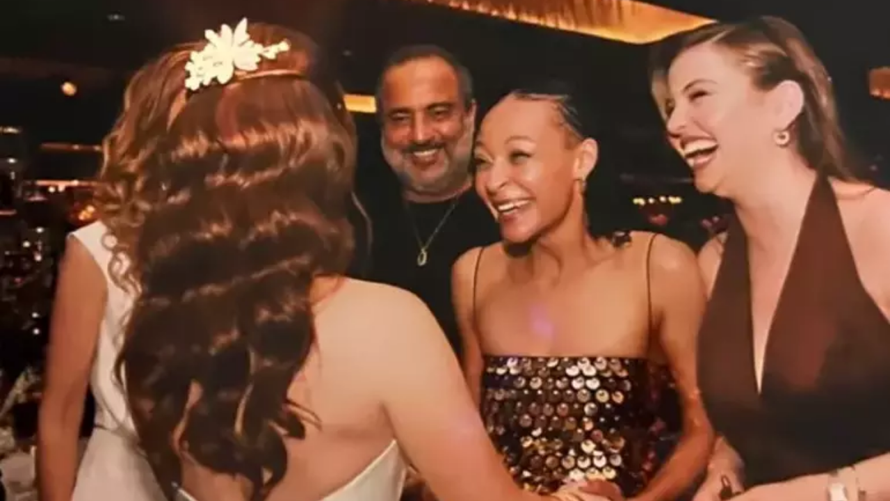 Sihirli Annem’in Çilek’i Zeynep Özkaya Masal Gibi Bir Düğünle Evlendi! (1)