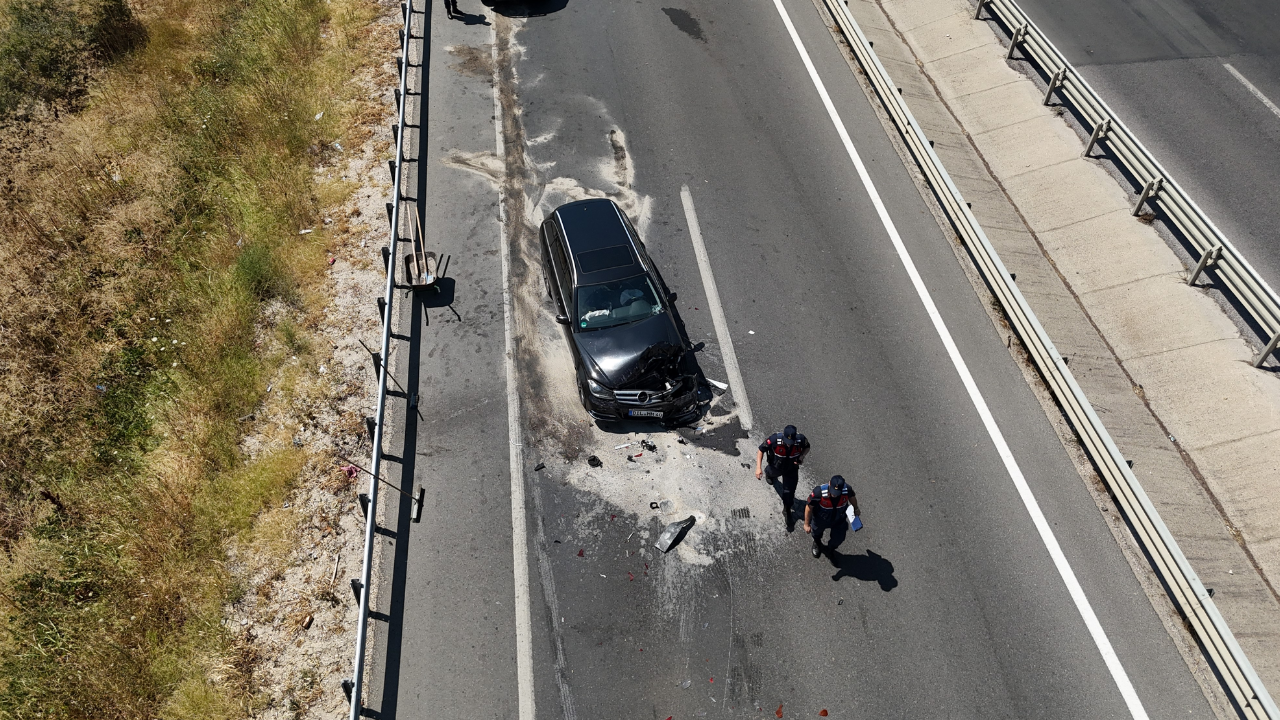Edirne’de Anız Yangını Faciaya Dönüştü Alevler Gökyüzünü Kapladı, Zincirleme Kaza Yaşandı (1)