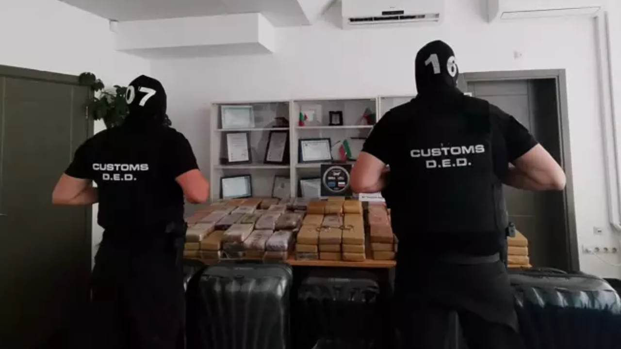 Elçilik Aracında Dev Kokain Operasyonu! Türkiye’ye 205 Kilo Uyuşturucu Sokulmak İsterken Yakalandı! (2)-1