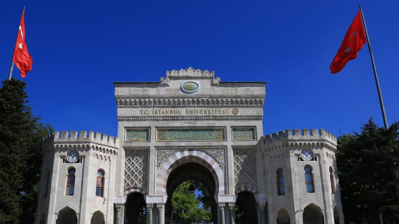 İstanbul Üniversitesi’nde İmamoğlu Protestosu Öğrenciler Yönetimin Sesini Kestiler