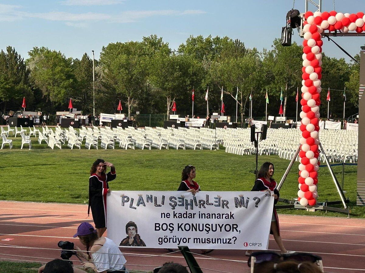 ODTÜ 2025 Mezuniyetinden En İyi Pankartlar 14