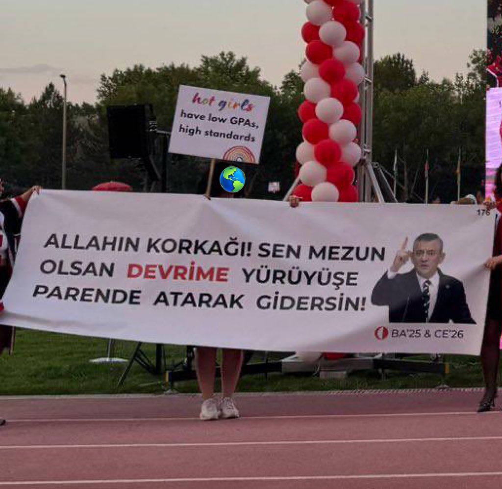 ODTÜ 2025 Mezuniyetinden En İyi Pankartlar 8