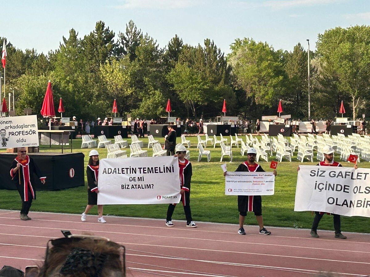 ODTÜ 2025 Mezuniyetinden En İyi Pankartlar 25