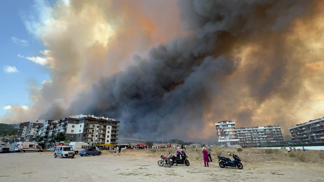 Çanakkale’deki Orman Yangını Devlet Hastanesine Yaklaştı (2)