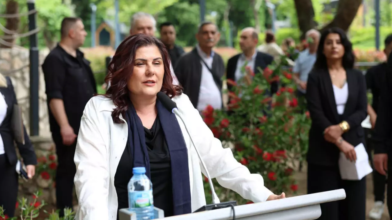 Chp’li Vekil Doğruladı Özlem Çerçioğlu Ve 3 Ilçe Başkanı Akp’ye Geçiyor