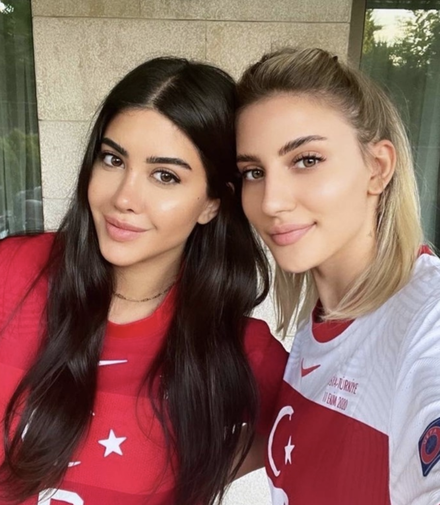 Milli Futbolcular İrfan Can Kahveci Ve Ozan Tufan'ın Eşleri Küstü 11